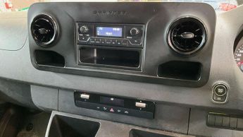 Mercedes-Benz eSprinter 55kWh Progressive Auto FWD L2 H2 5dr 20kW Charger