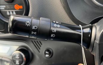 Toyota Yaris 1.5 VVT-h Icon E-CVT Euro 6 5dr