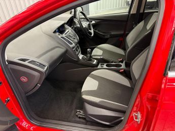 Ford Focus 1.0T EcoBoost Zetec Euro 5 (s/s) 5dr