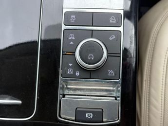 Land Rover Range Rover 3.0 SD V6 Autobiography Auto 4WD Euro 6 (s/s) 5dr