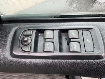 Land Rover Discovery 4 3.0 SD V6 XS Auto 4WD 5dr