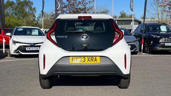 Toyota Aygo X 1.0 VVT-i Pure x-shift Euro 6 (s/s) 5dr