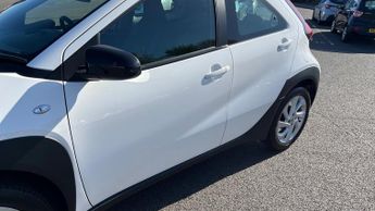 Toyota Aygo X 1.0 VVT-i Pure x-shift Euro 6 (s/s) 5dr