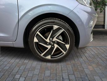 Hyundai i10 1.0 Premium Hatchback 5dr Petrol Auto Euro 6 (s/s) (63 ps)