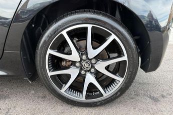 Toyota Yaris 1.5 VVT-h Dynamic E-CVT Euro 6 (s/s) 5dr