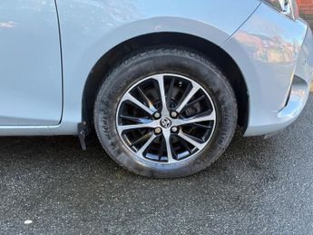 Toyota Yaris 1.5 VVT-h Icon Tech E-CVT Euro 6 (s/s) 5dr