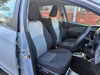 Toyota Yaris 1.5 VVT-h Icon Tech E-CVT Euro 6 (s/s) 5dr