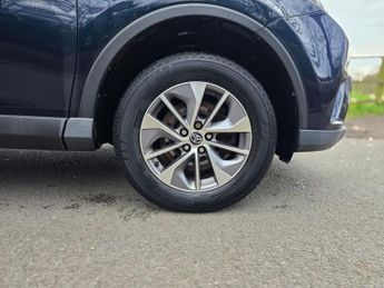 Toyota RAV4 2.5 VVT-h Icon Tech CVT Euro 6 (s/s) 5dr