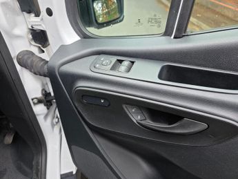 Mercedes-Benz eSprinter 55kWh Progressive Auto FWD L2 H2 5dr 20kW Charger