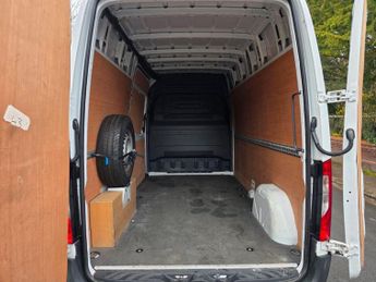 Mercedes-Benz eSprinter 55kWh Progressive Auto FWD L2 H2 5dr 20kW Charger