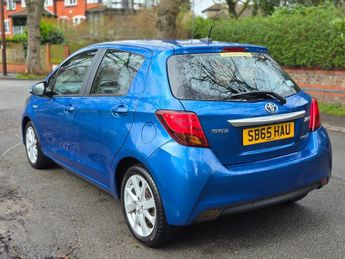 Toyota Yaris 1.5 VVT-h Excel E-CVT Euro 6 5dr (15in Alloy)