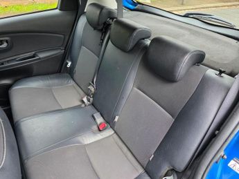 Toyota Yaris 1.5 VVT-h Excel E-CVT Euro 6 5dr (15in Alloy)