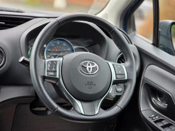 Toyota Yaris 1.5 VVT-h Excel E-CVT Euro 6 5dr (15in Alloy)