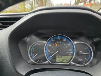 Toyota Yaris 1.5 VVT-h Excel E-CVT Euro 6 5dr (15in Alloy)