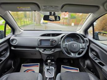 Toyota Yaris 1.5 VVT-h Excel E-CVT Euro 6 5dr (15in Alloy)