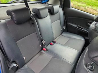 Toyota Yaris 1.5 VVT-h Excel E-CVT Euro 6 5dr (15in Alloy)