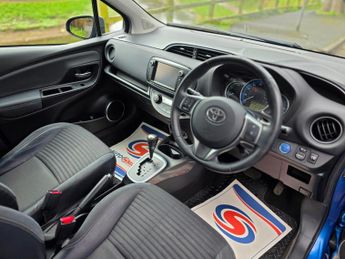 Toyota Yaris 1.5 VVT-h Excel E-CVT Euro 6 5dr (15in Alloy)