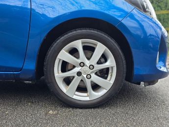 Toyota Yaris 1.5 VVT-h Excel E-CVT Euro 6 5dr (15in Alloy)