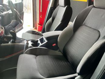 Nissan Qashqai 1.6 dCi N-Connecta XTRON Euro 6 (s/s) 5dr