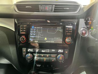 Nissan Qashqai 1.6 dCi N-Connecta XTRON Euro 6 (s/s) 5dr