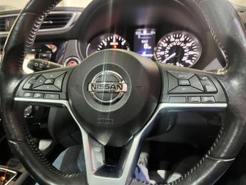 Nissan Qashqai 1.6 dCi N-Connecta XTRON Euro 6 (s/s) 5dr