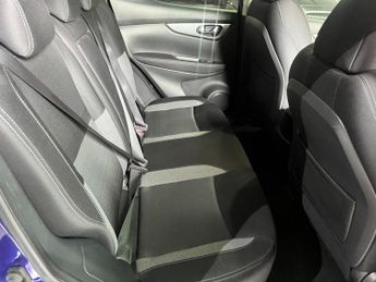 Nissan Qashqai 1.6 dCi N-Connecta XTRON Euro 6 (s/s) 5dr