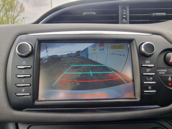 Toyota Yaris 1.5 VVT-h Icon Tech E-CVT Euro 6 (s/s) 5dr