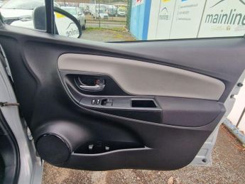 Toyota Yaris 1.5 VVT-h Icon Tech E-CVT Euro 6 (s/s) 5dr