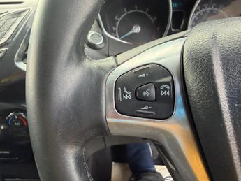 Ford EcoSport 1.5 Titanium Powershift 2WD Euro 5 5dr