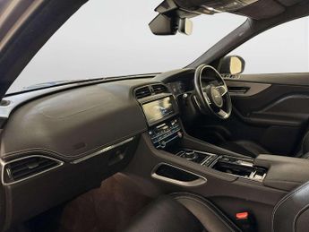 Jaguar F-PACE 2.0 D180 Chequered Flag SUV 5dr Diesel Auto AWD Euro 6 (s/s) (18