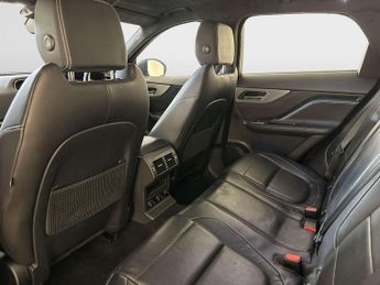 Jaguar F-PACE 2.0 D180 Chequered Flag SUV 5dr Diesel Auto AWD Euro 6 (s/s) (18