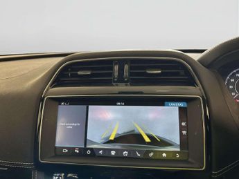 Jaguar F-PACE 2.0 D180 Chequered Flag SUV 5dr Diesel Auto AWD Euro 6 (s/s) (18