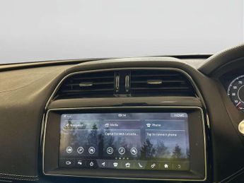 Jaguar F-PACE 2.0 D180 Chequered Flag SUV 5dr Diesel Auto AWD Euro 6 (s/s) (18