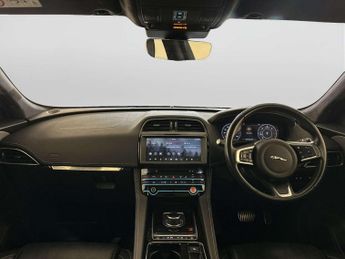 Jaguar F-PACE 2.0 D180 Chequered Flag SUV 5dr Diesel Auto AWD Euro 6 (s/s) (18