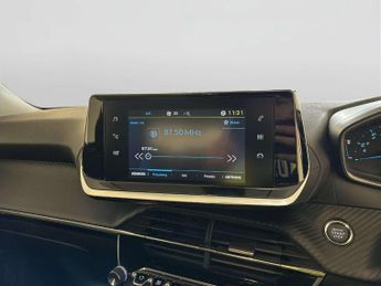 Peugeot E-2008 50kWh Active Premium SUV 5dr Electric Auto (136 ps)