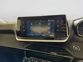 Peugeot E-2008 50kWh Active Premium SUV 5dr Electric Auto (136 ps)