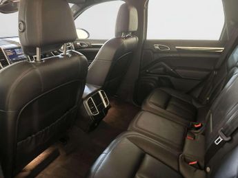 Porsche Cayenne 3.0 TD V6 SUV 5dr Diesel TiptronicS 4WD Euro 6 (s/s) (262 ps)