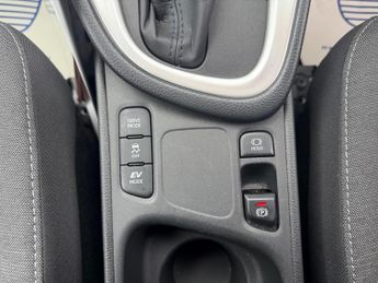 Toyota Yaris 1.5 VVT-h Design E-CVT Euro 6 (s/s) 5dr