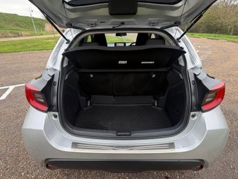 Toyota Yaris 1.5 VVT-h Design E-CVT Euro 6 (s/s) 5dr