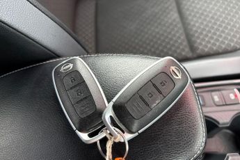 Nissan Juke 1.6 Hybrid (143ps) N-Connecta