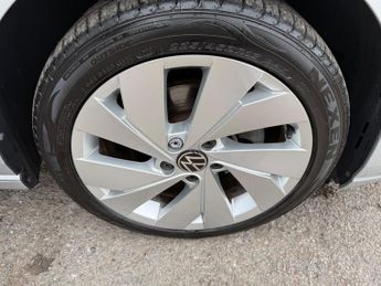 Volkswagen Golf 1.5 eTSI MHEV Style DSG Euro 6 (s/s) 5dr