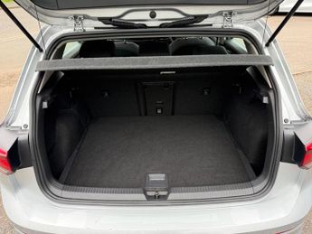 Volkswagen Golf 1.5 eTSI MHEV Style DSG Euro 6 (s/s) 5dr