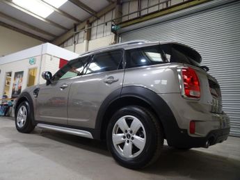 MINI Countryman 1.5 Cooper Classic Steptronic Euro 6 (s/s) 5dr