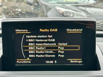 Audi Q3 2.0 TDI S line S Tronic quattro Euro 5 (s/s) 5dr