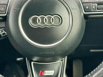 Audi Q3 2.0 TDI S line S Tronic quattro Euro 5 (s/s) 5dr