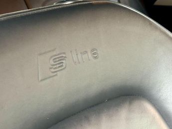 Audi Q3 2.0 TDI S line S Tronic quattro Euro 5 (s/s) 5dr