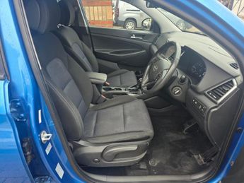 Hyundai TUCSON 2.0 CRDi SE Nav Auto 4WD Euro 6 5dr