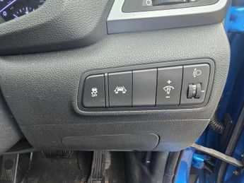 Hyundai TUCSON 2.0 CRDi SE Nav Auto 4WD Euro 6 5dr