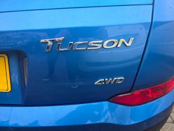Hyundai TUCSON 2.0 CRDi SE Nav Auto 4WD Euro 6 5dr