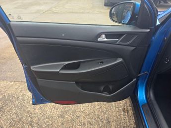 Hyundai TUCSON 2.0 CRDi SE Nav Auto 4WD Euro 6 5dr